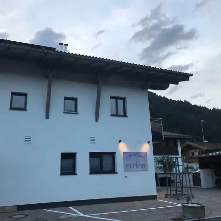 梅迪库斯公寓 * 滨湖采尔
